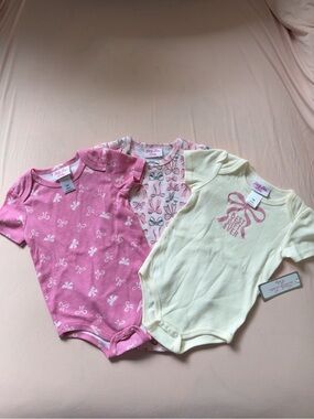 Baby Girls Pink & Cream Bow One-Piece Bodysuit Set